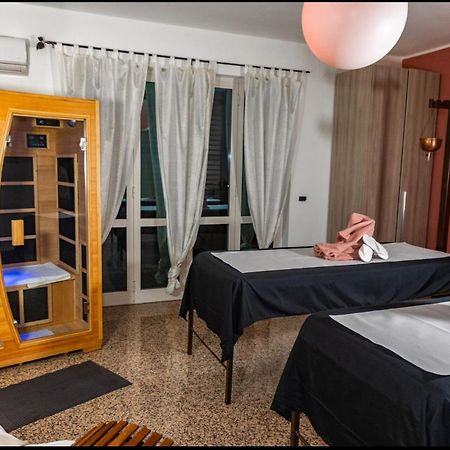 Andale Suitespa Villa Badessa Exteriör bild