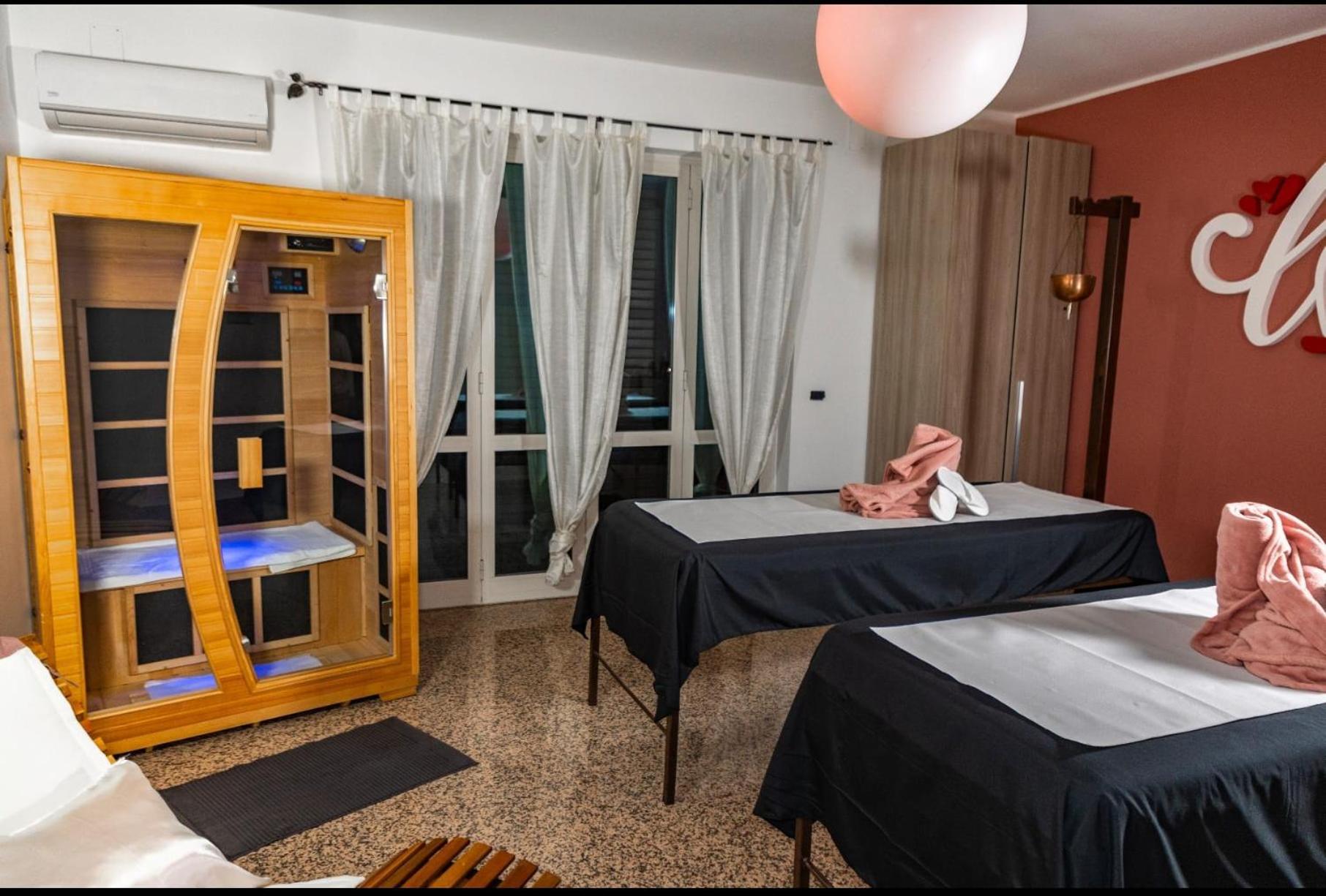 Andale Suitespa Villa Badessa Exteriör bild