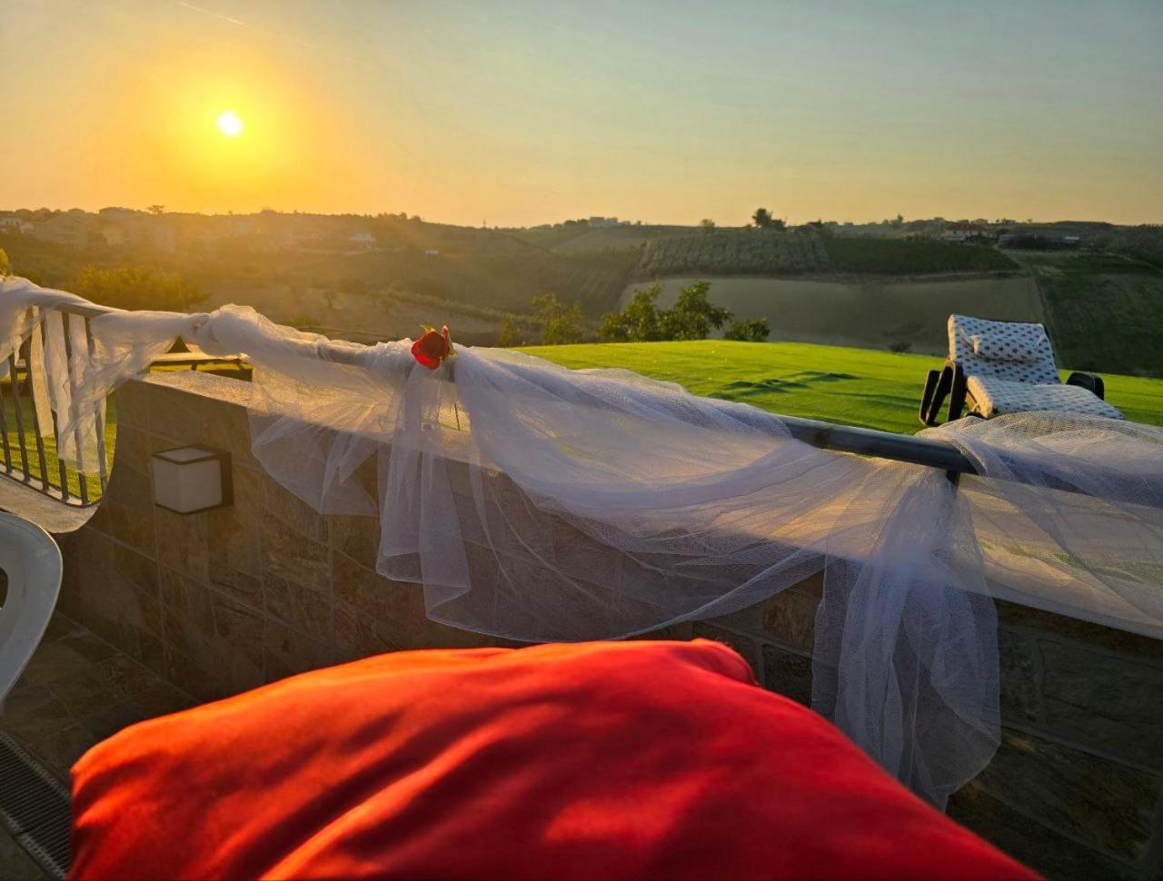 Andale Suitespa Villa Badessa Exteriör bild