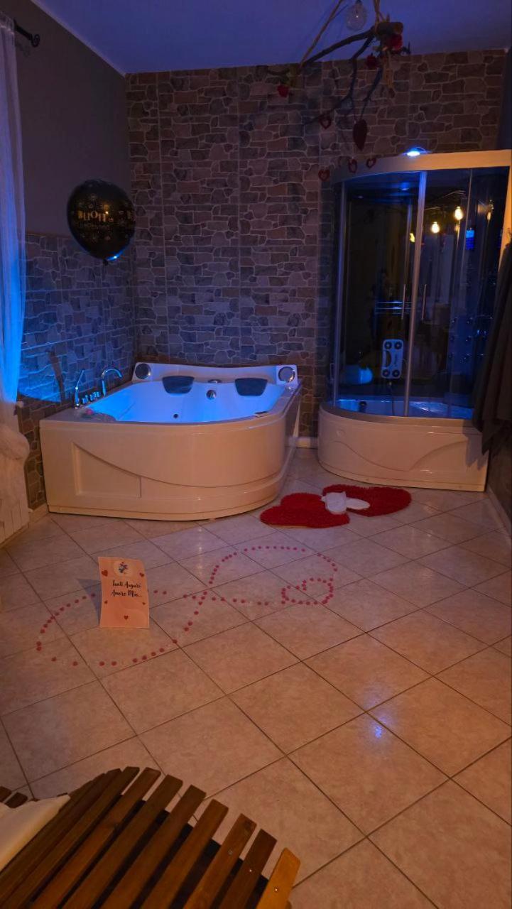 Andale Suitespa Villa Badessa Exteriör bild